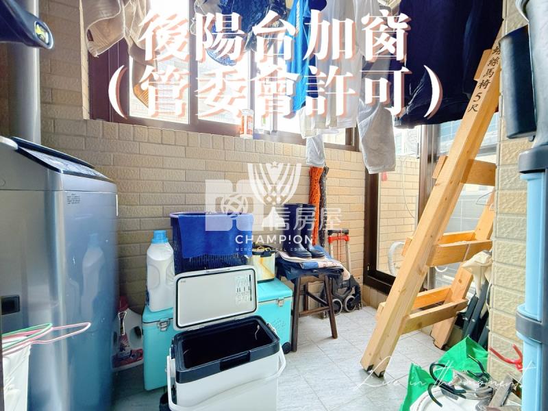 【冠軍】海豔頂樓裝潢兩房車房屋室內格局與周邊環境