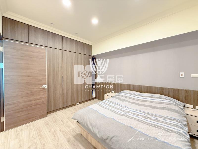 【冠軍】海豔頂樓裝潢兩房車房屋室內格局與周邊環境