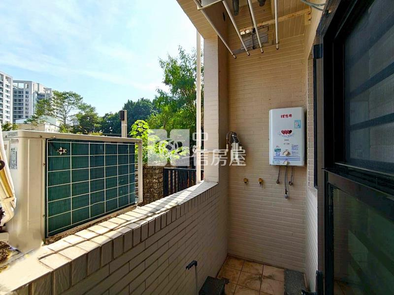 新光重劃寓上樂灣挑高兩房車位房屋室內格局與周邊環境