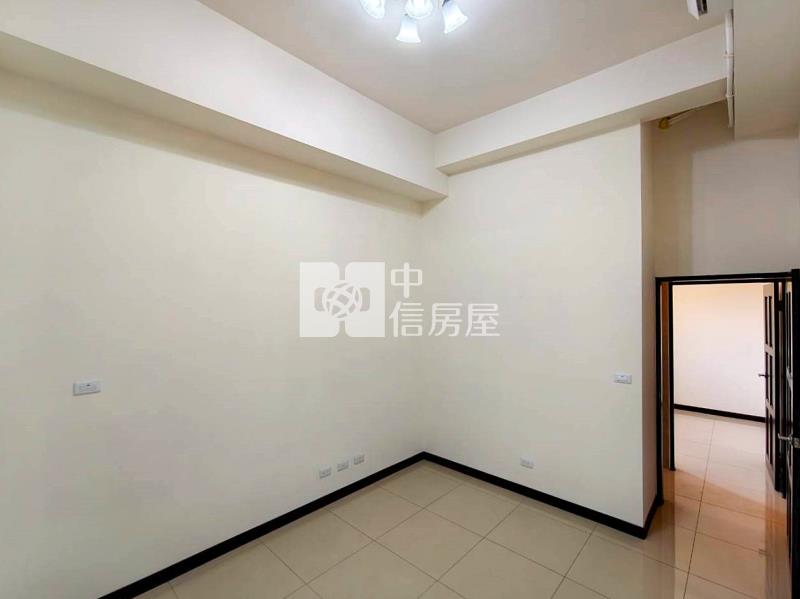 新光重劃寓上樂灣挑高兩房車位房屋室內格局與周邊環境