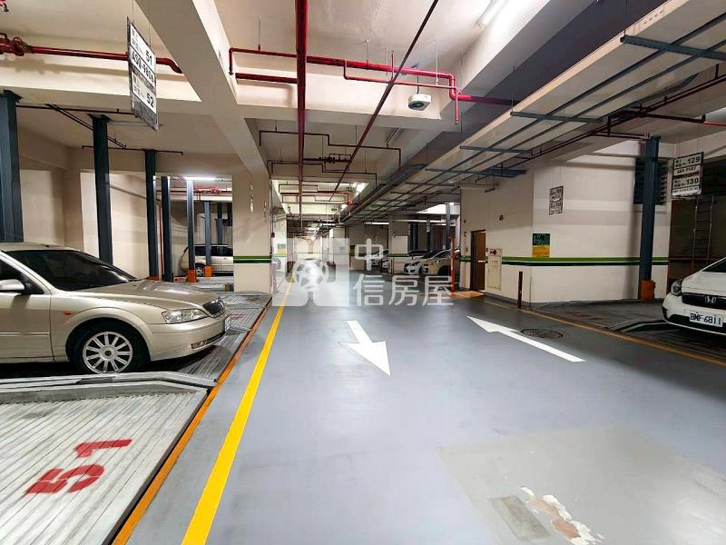 新光重劃寓上樂灣挑高兩房車位房屋室內格局與周邊環境