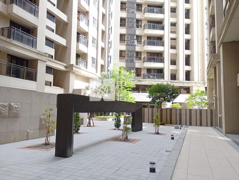 勝美大禮11年屋2房車位美廈房屋室內格局與周邊環境