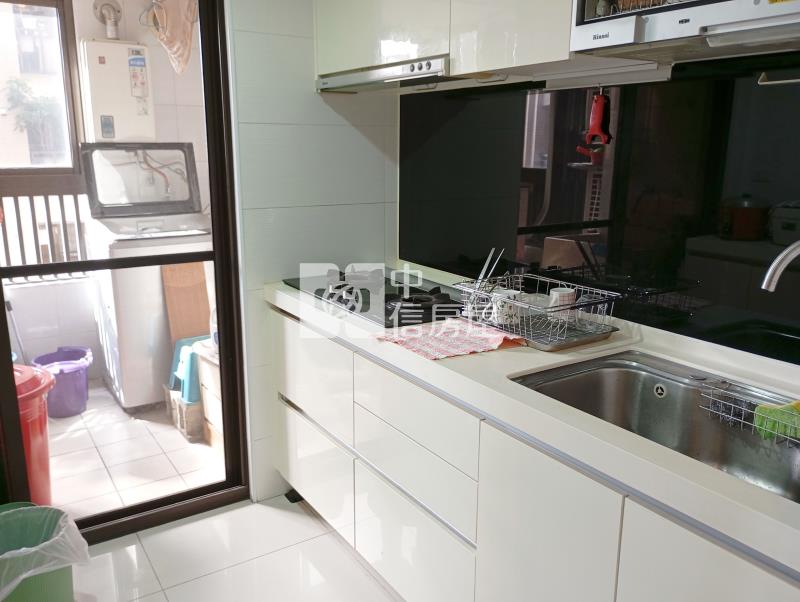 勝美大禮11年屋2房車位美廈房屋室內格局與周邊環境