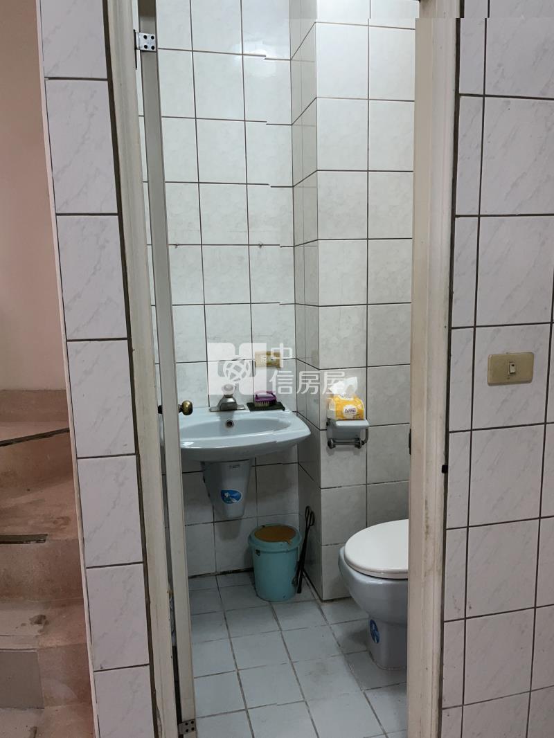 6W25綠景別墅B1車庫透天房屋室內格局與周邊環境