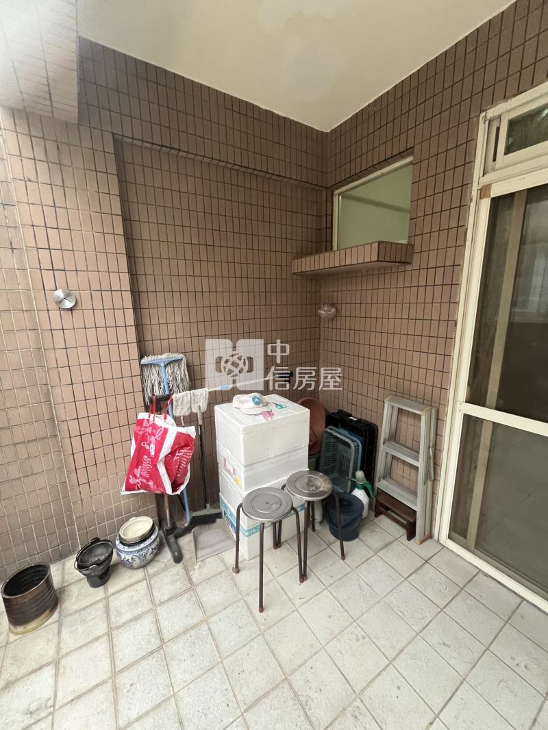 6W25綠景別墅B1車庫透天房屋室內格局與周邊環境