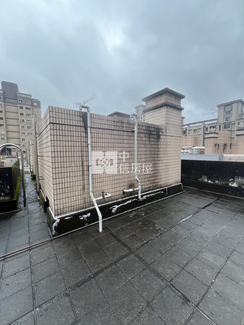 6W25綠景別墅B1車庫透天房屋室內格局與周邊環境