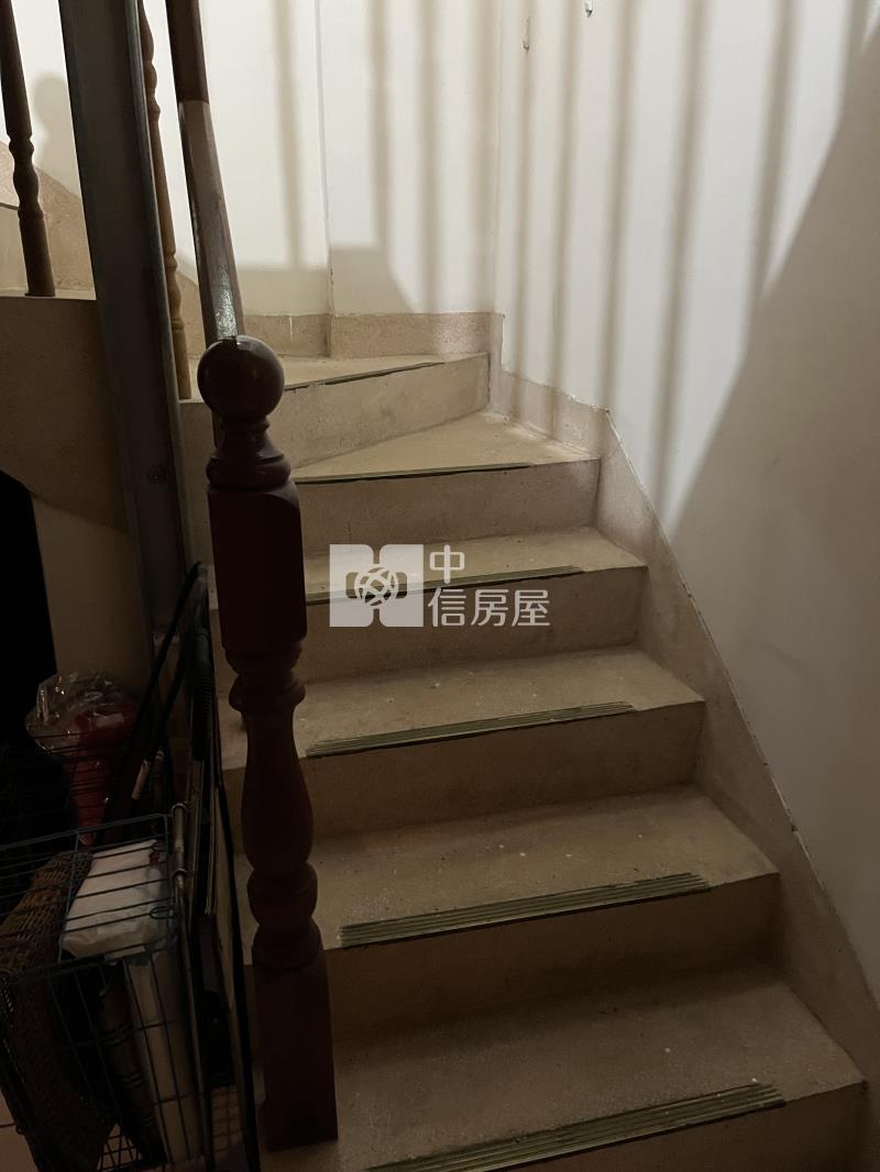 6W25綠景別墅B1車庫透天房屋室內格局與周邊環境