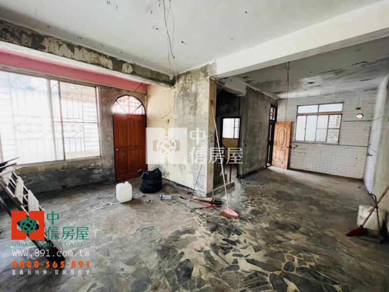 後庄商圈需整理雙車庫別墅房屋室內格局與周邊環境