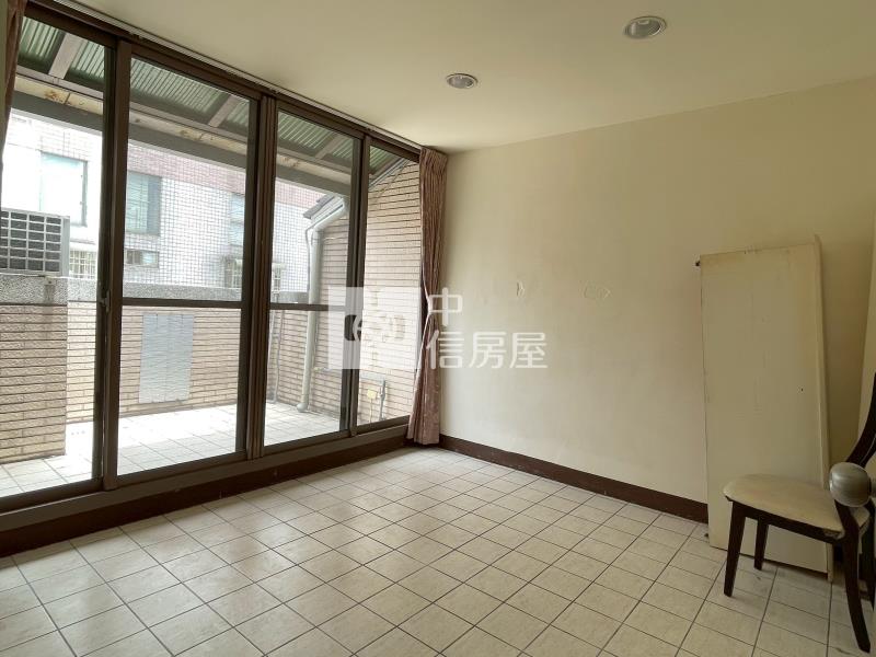 【豐邑棕櫚泉】豐邑棕櫚泉｜興安昌平雙商圈｜臨路店墅房屋室內格局與周邊環境