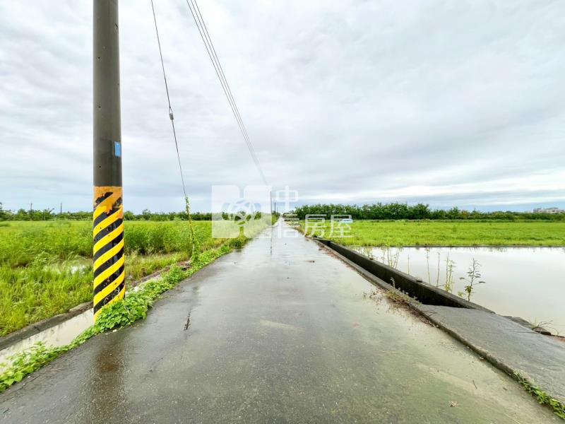 鹿草雙面路方正農地2房屋室內格局與周邊環境