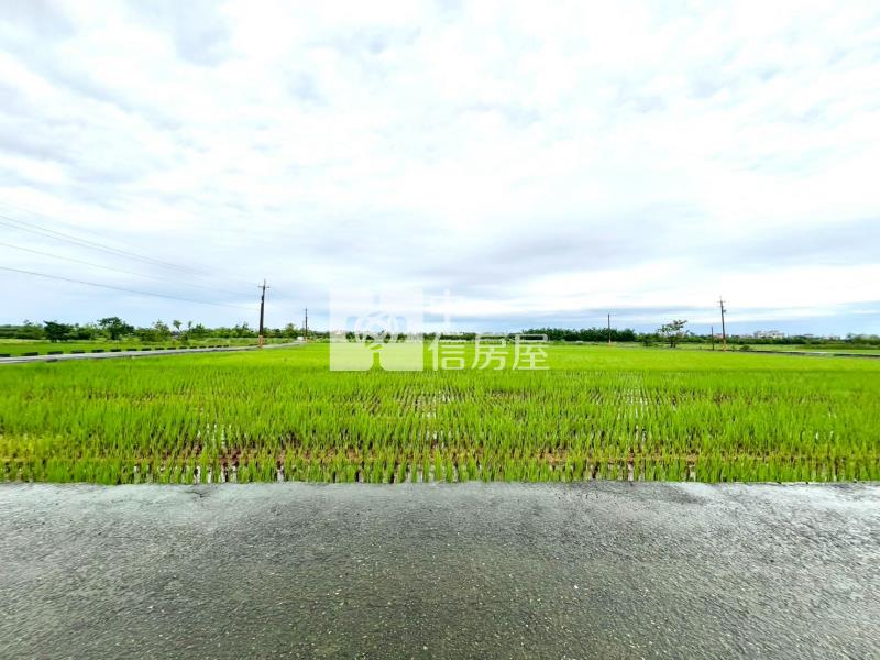 鹿草雙面路方正農地2房屋室內格局與周邊環境