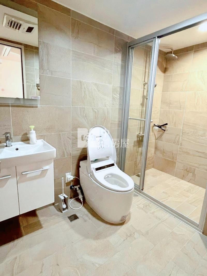 A18高鐵精緻兩房+平車房屋室內格局與周邊環境