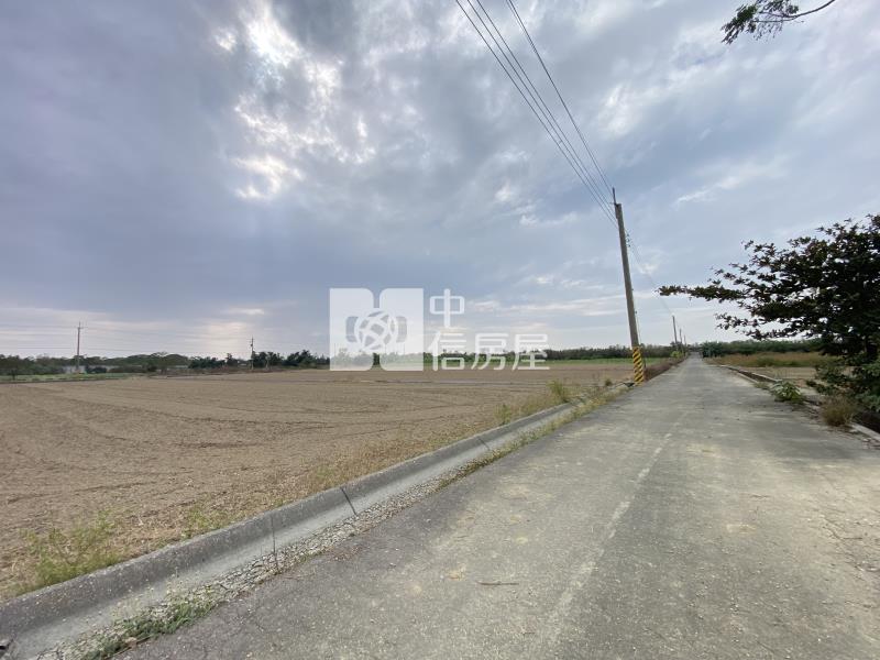 鹿草雙面路方正農地3房屋室內格局與周邊環境