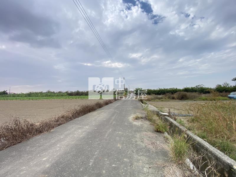 鹿草雙面路方正農地3房屋室內格局與周邊環境