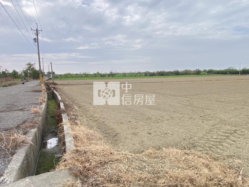 鹿草雙面路方正農地3房屋室內格局與周邊環境