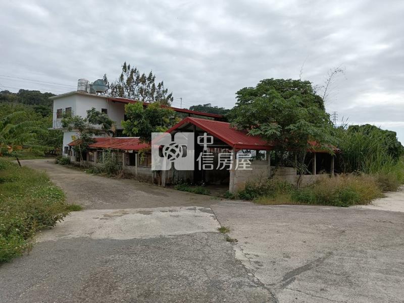 初鹿郵局後1028坪臨路平坦農地房屋室內格局與周邊環境