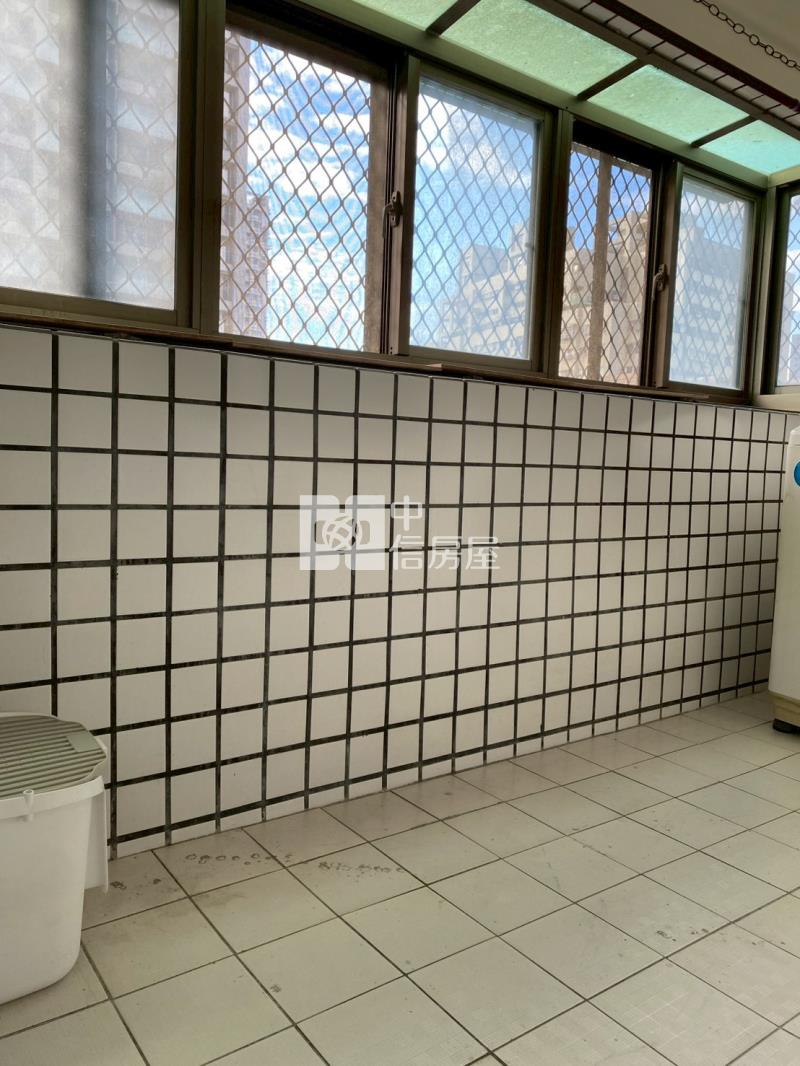 專簽大墩學區黎明商圈3大房休旅車位房屋室內格局與周邊環境