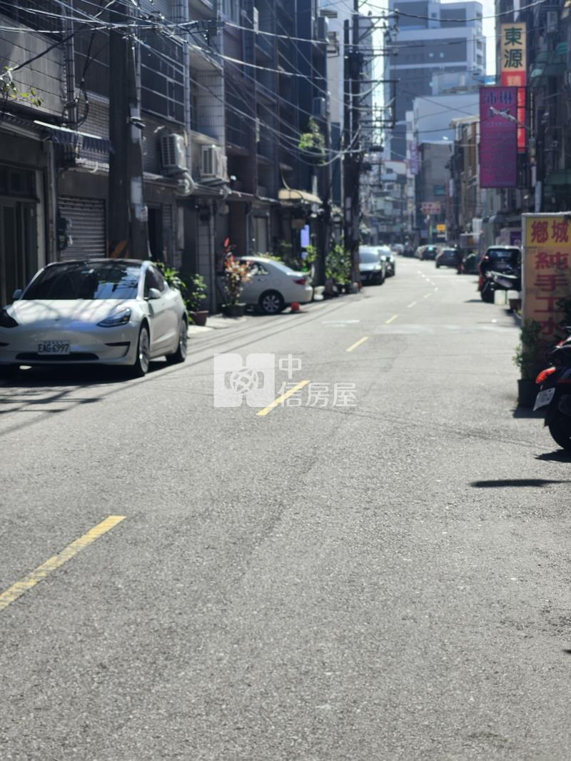 中壢觀光夜市一樓公寓店面房屋室內格局與周邊環境