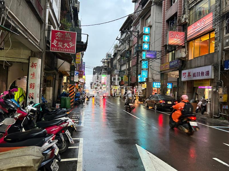 ◆孝三路投資透天房屋室內格局與周邊環境