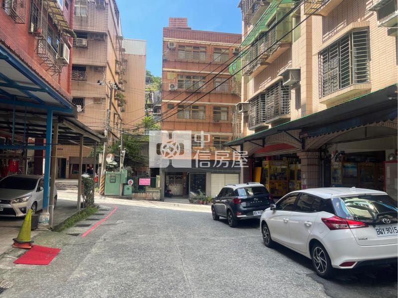 ●三坑火車站旁1樓停車倉庫房屋室內格局與周邊環境