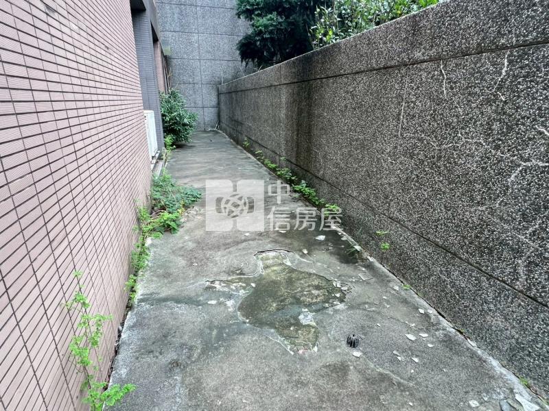 ●信義花園一樓雙車位房屋室內格局與周邊環境