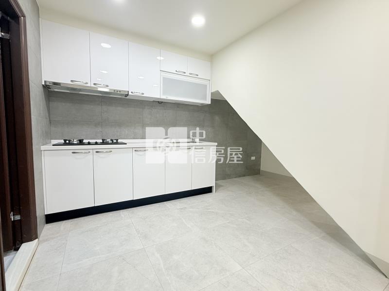 龍潭自由街全新整理美透天房屋室內格局與周邊環境