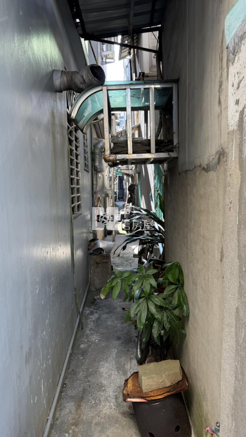 桃園醫院邊間市內停車美透天房屋室內格局與周邊環境