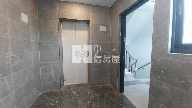 屏東房屋《縣府獨棟一層一戶全新平車華廈 B》房屋室內格局與周邊環境