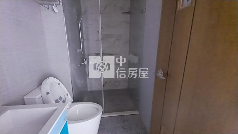 屏東房屋《縣府獨棟一層一戶全新平車華廈 C》房屋室內格局與周邊環境