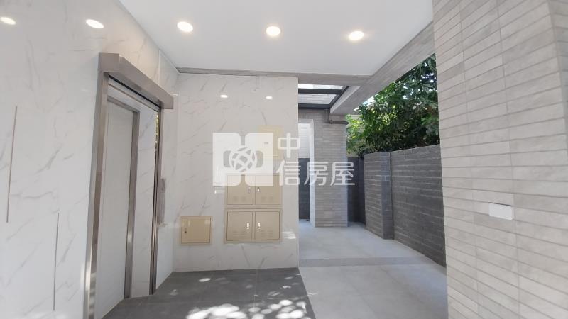 屏東房屋《縣府獨棟一層一戶全新平車華廈 C》房屋室內格局與周邊環境