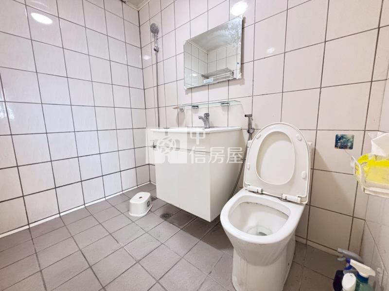 明道商圈凱撒生活園邸2房附車位房屋室內格局與周邊環境