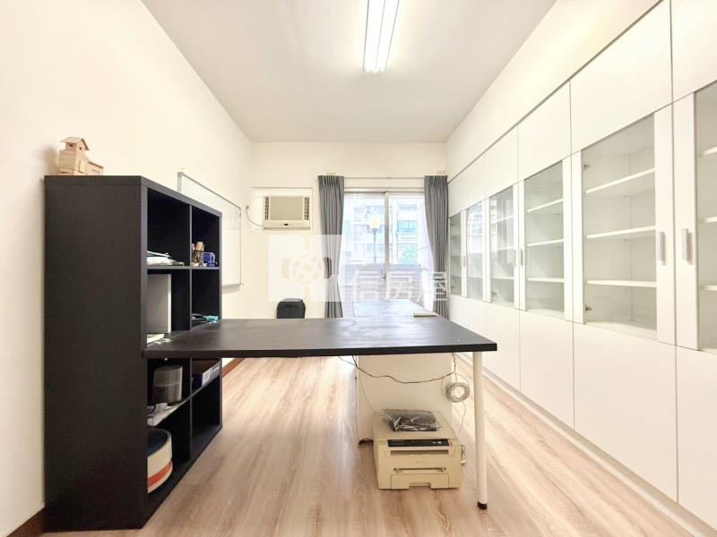 【皇城帝寶】水湳經貿｜文心捷運｜文華高中｜大四房平車房屋室內格局與周邊環境