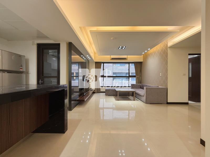 【ROOM 28】中山醫大慶商圈 雙鐵共構 邊間大二房 二套衛浴房屋室內格局與周邊環境