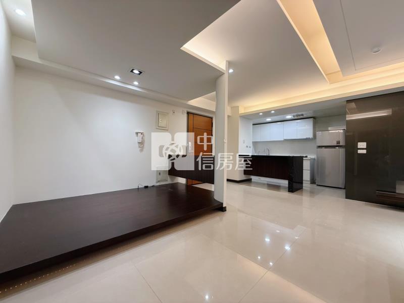 【ROOM 28】中山醫大慶商圈 雙鐵共構 邊間大二房 二套衛浴房屋室內格局與周邊環境