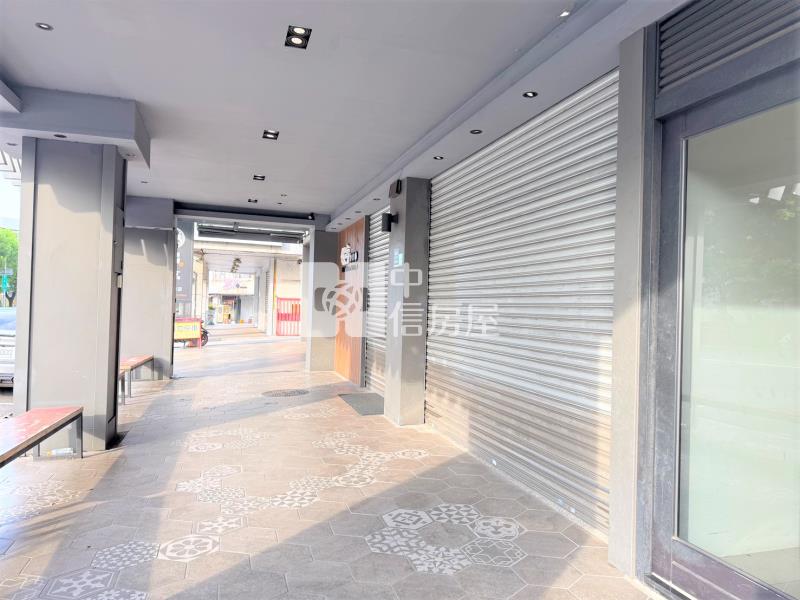 一中金雞母-雙併大面寬店面-電梯30間陽台套房-年淨收650萬-投報超漂亮房屋室內格局與周邊環境