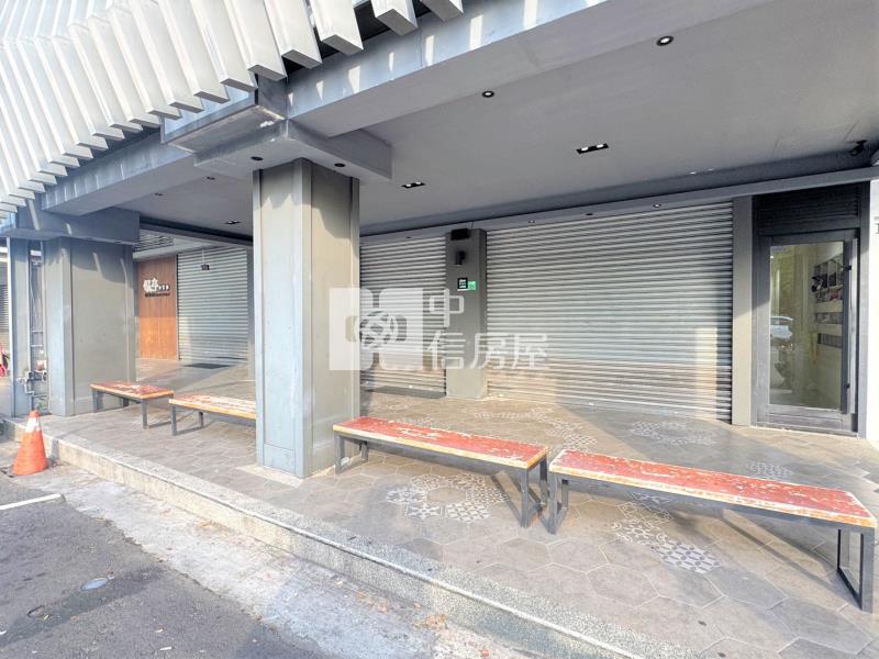 一中金雞母-雙併大面寬店面-電梯30間陽台套房-年淨收650萬-投報超漂亮房屋室內格局與周邊環境