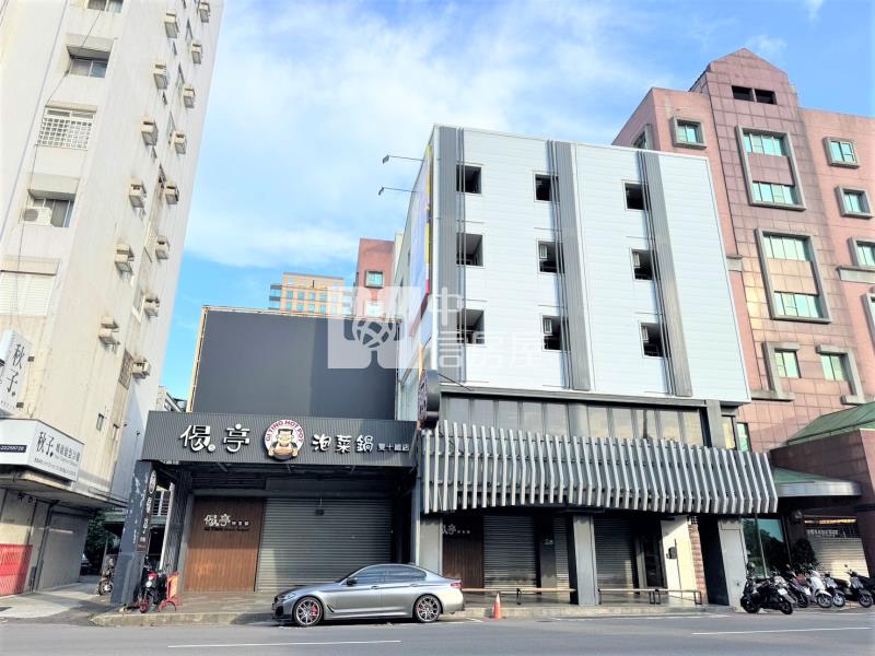 一中金雞母-雙併大面寬店面-電梯30間陽台套房-年淨收650萬-投報超漂亮房屋室內格局與周邊環境