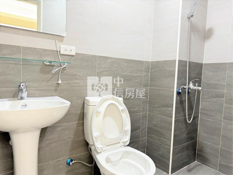 簡約白宅｜3房雙主臥｜門前大車位房屋室內格局與周邊環境