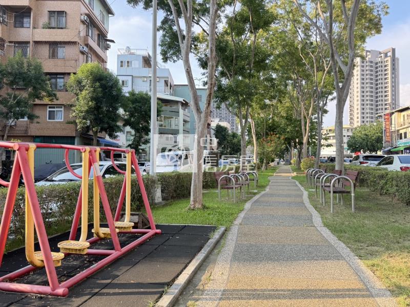 簡約白宅｜3房雙主臥｜門前大車位房屋室內格局與周邊環境