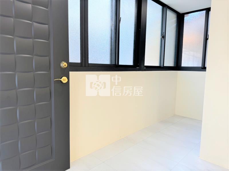 簡約白宅｜3房雙主臥｜門前大車位房屋室內格局與周邊環境