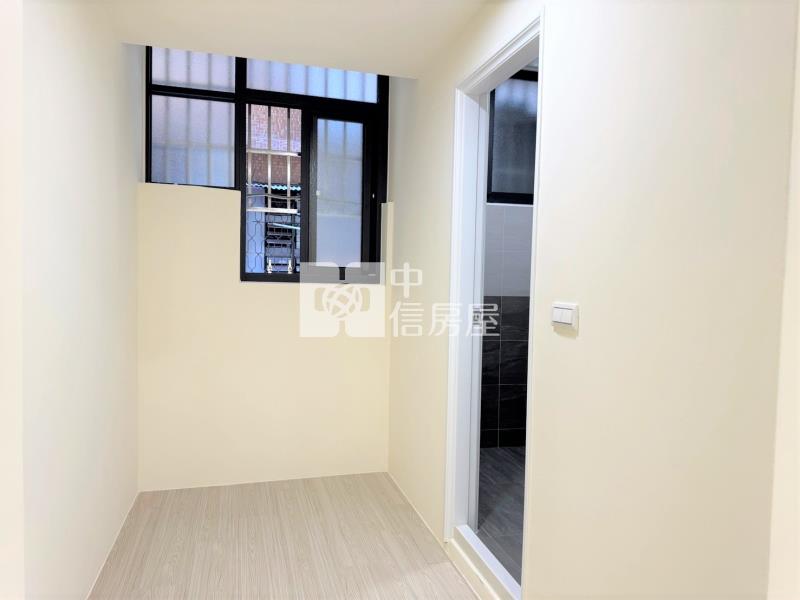 簡約白宅｜3房雙主臥｜門前大車位房屋室內格局與周邊環境