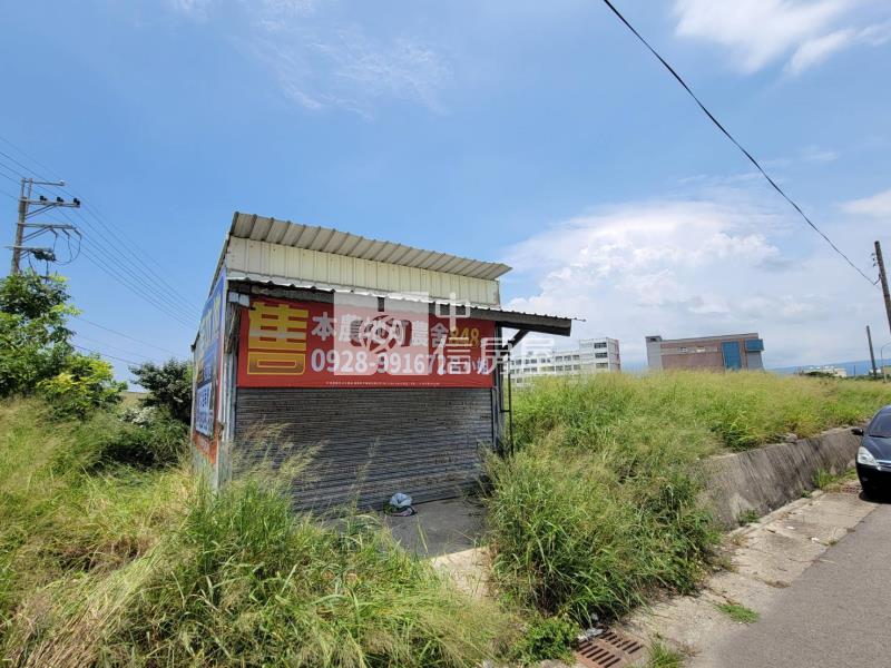 台1線旁好地點！｜848坪角地｜雙面臨18米路｜可農舍｜有資材室房屋室內格局與周邊環境