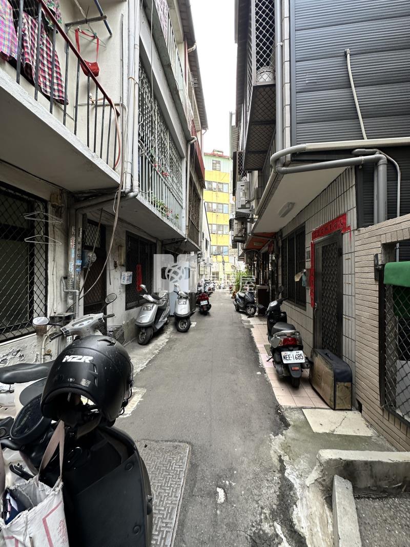 中央公園水湳市場小透天房屋室內格局與周邊環境