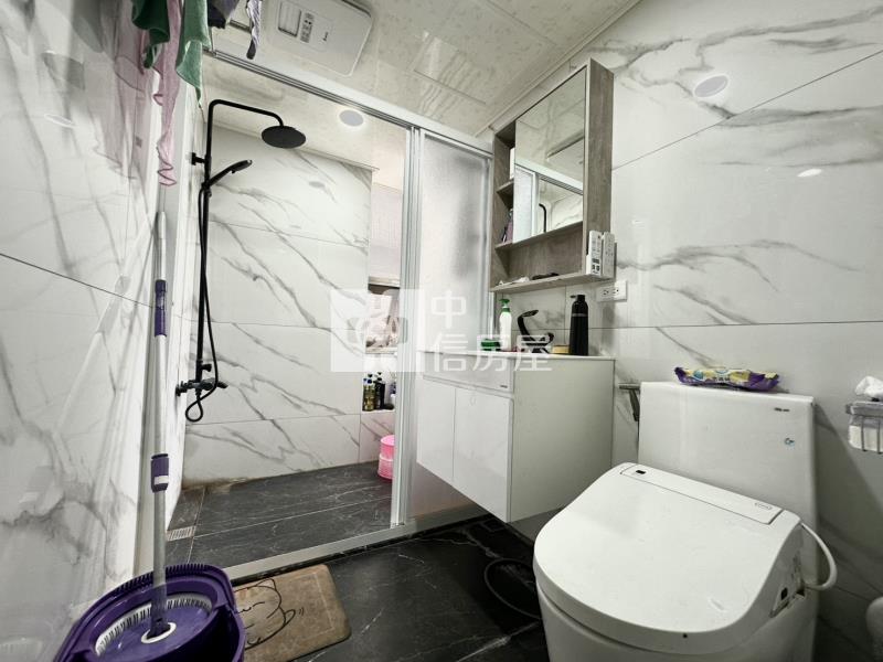 別墅新世界4房側院停車房屋室內格局與周邊環境