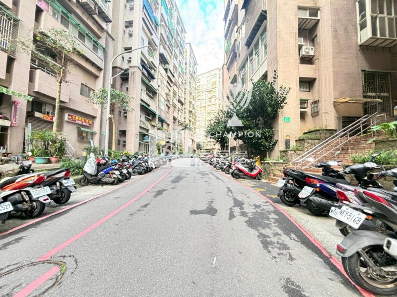 喜市稀有一樓店面投資自用二相宜房屋室內格局與周邊環境