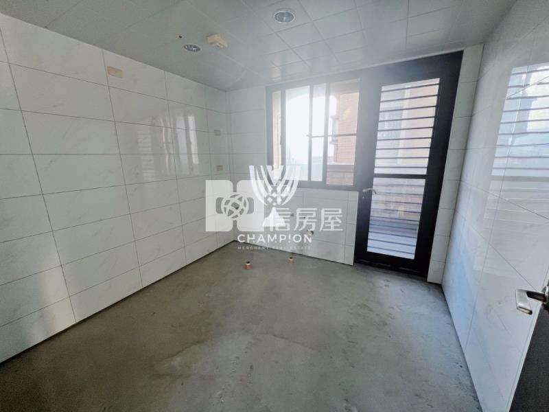 城上城凌雲大戶+連號雙平車房屋室內格局與周邊環境