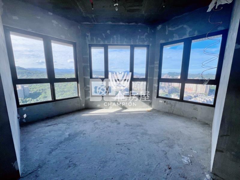 城上城凌雲大戶+連號雙平車房屋室內格局與周邊環境