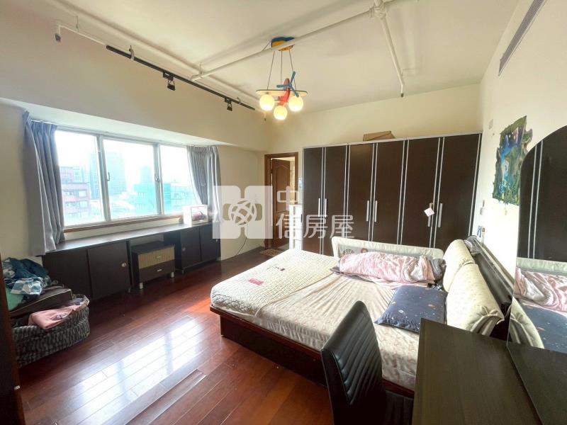 五期大業學區大四房平車視野戶房屋室內格局與周邊環境