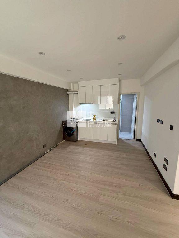 龍南路電梯美套房(中信卓越團隊)房屋室內格局與周邊環境