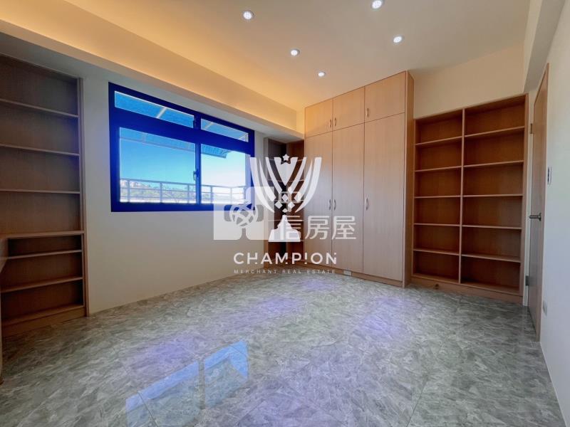 【冠軍】中正電梯海景美三房房屋室內格局與周邊環境